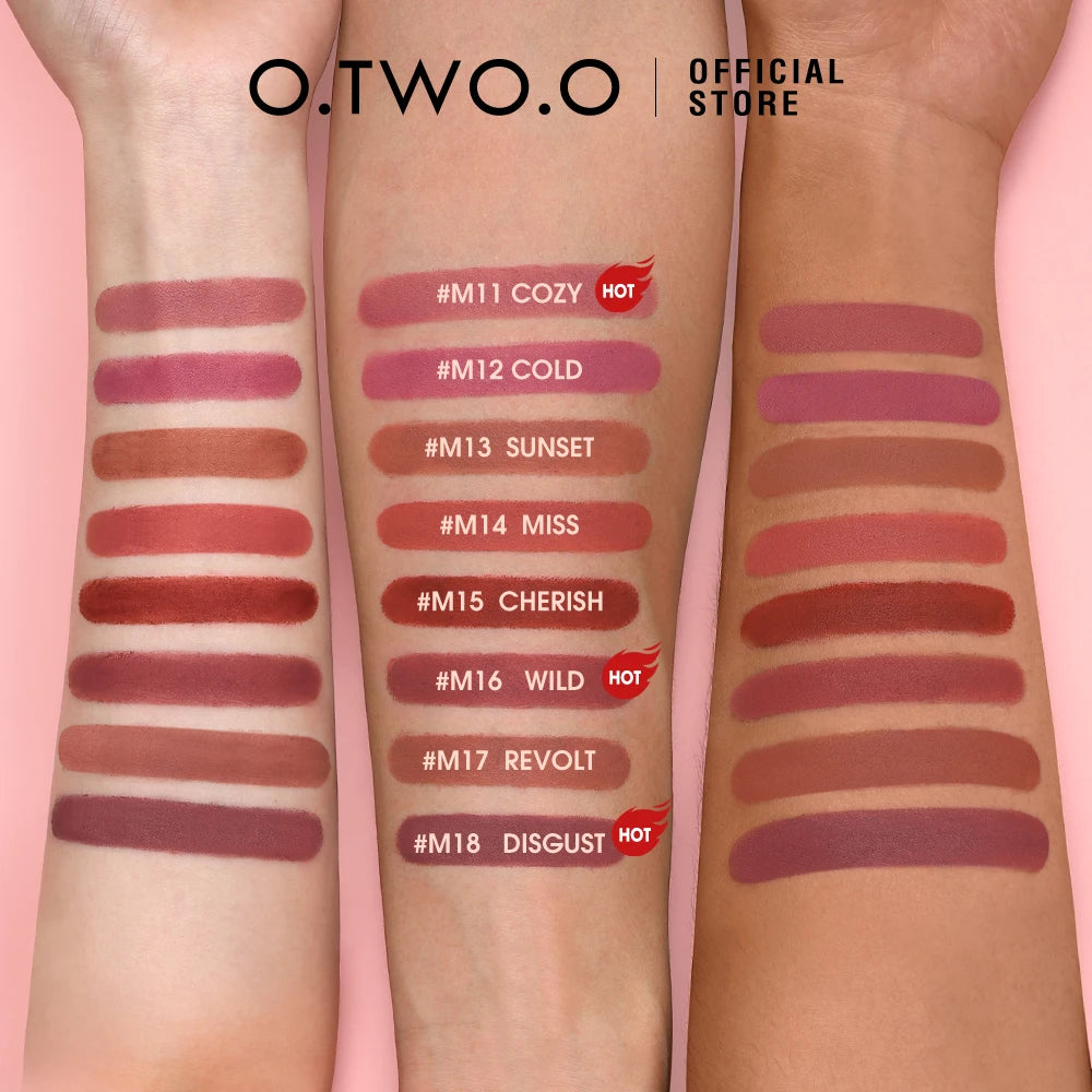 O.TWO.O MISTY KISS LOCK COLOUR MATTE LIPSTICK